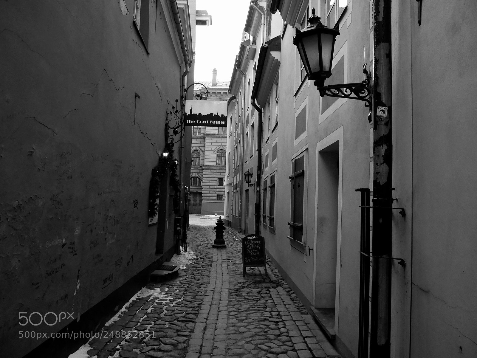 Panasonic Lumix DMC-G85 (Lumix DMC-G80) sample photo. Riga streets photography