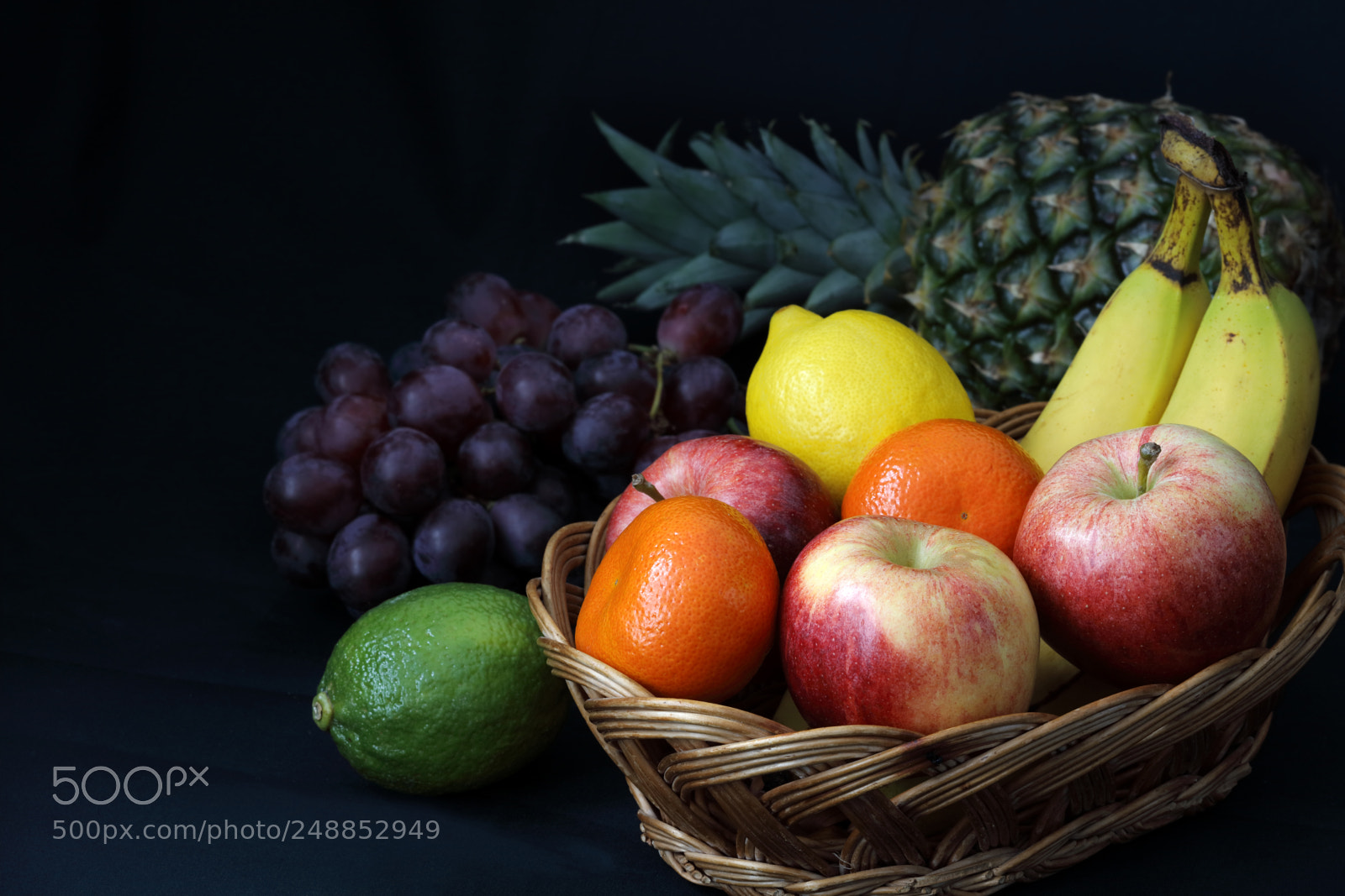 Canon EOS 5DS R sample photo. Dark food - chiaroscuro photography