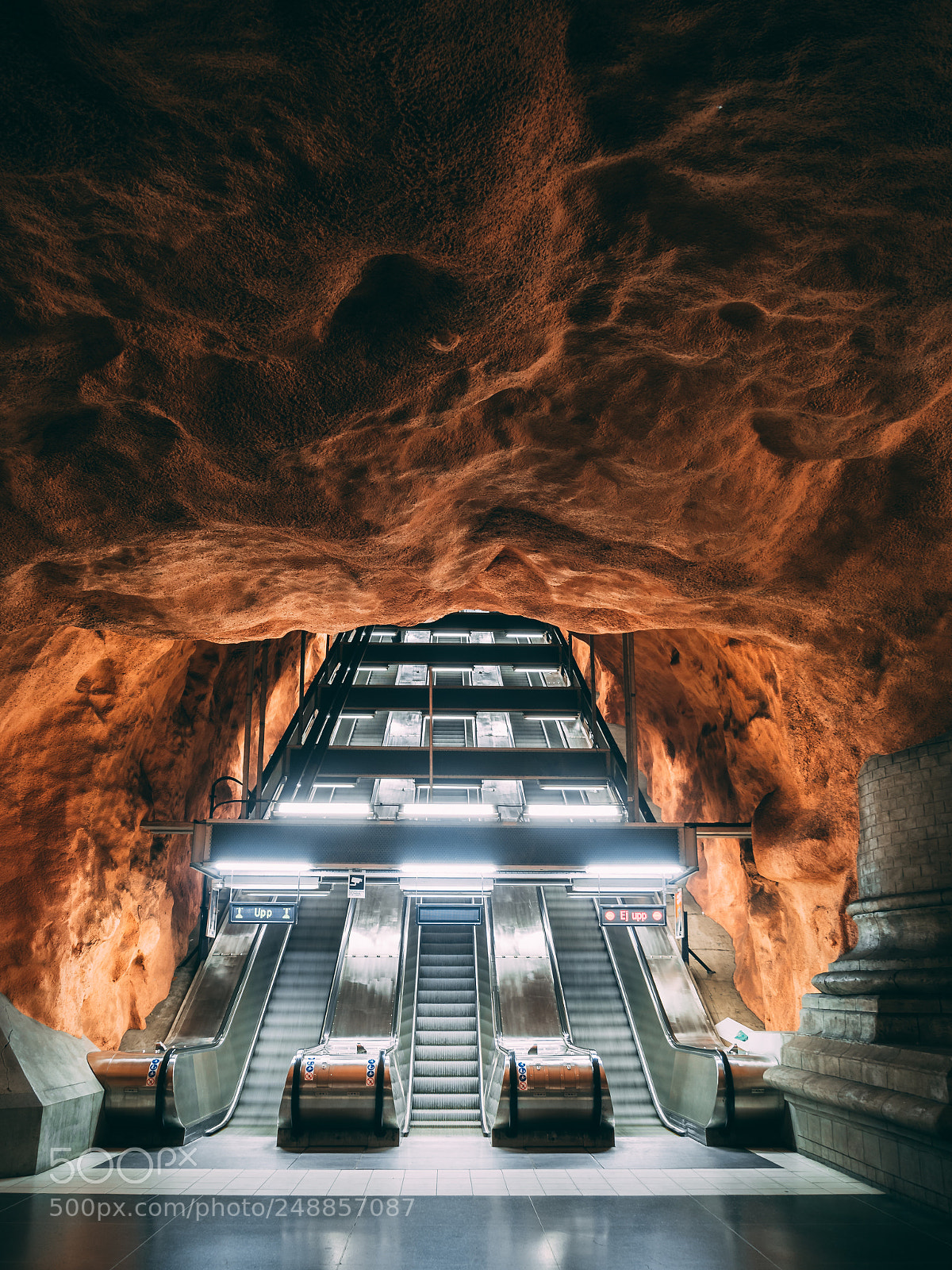 Olympus PEN-F sample photo. Stockholm rådhuset metro photography