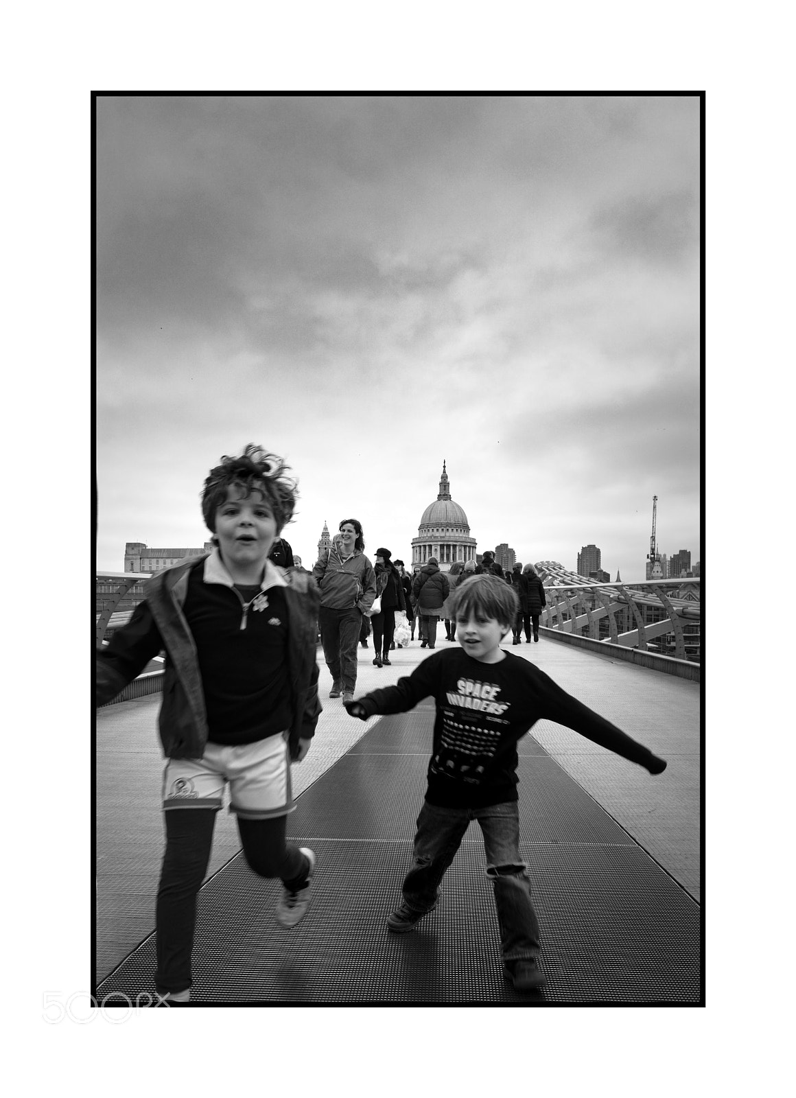 Fujifilm X-Pro2 sample photo. Happy brothers - millennium photography
