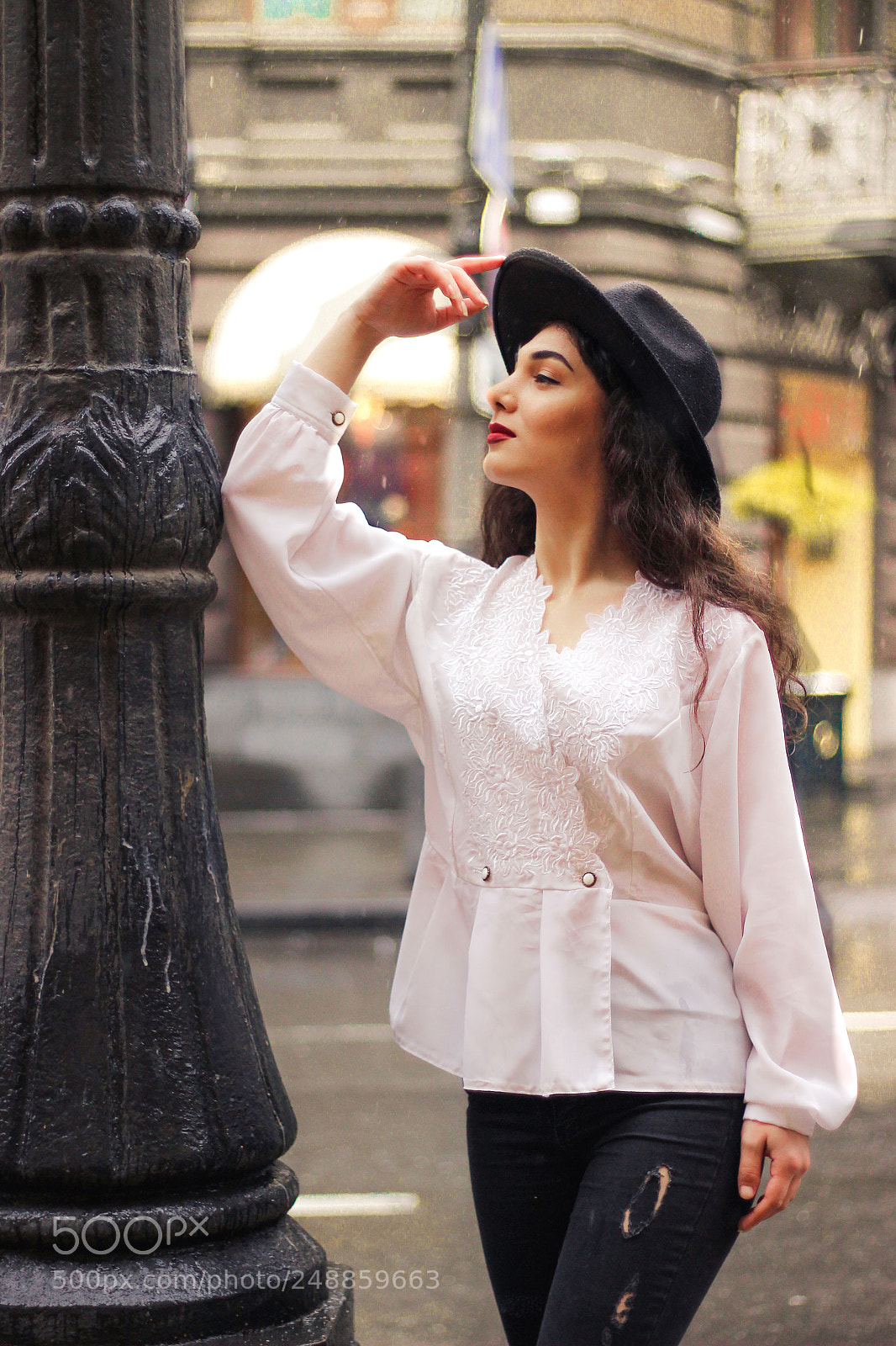 Canon EOS 600D (Rebel EOS T3i / EOS Kiss X5) sample photo. Girl with black hat photography