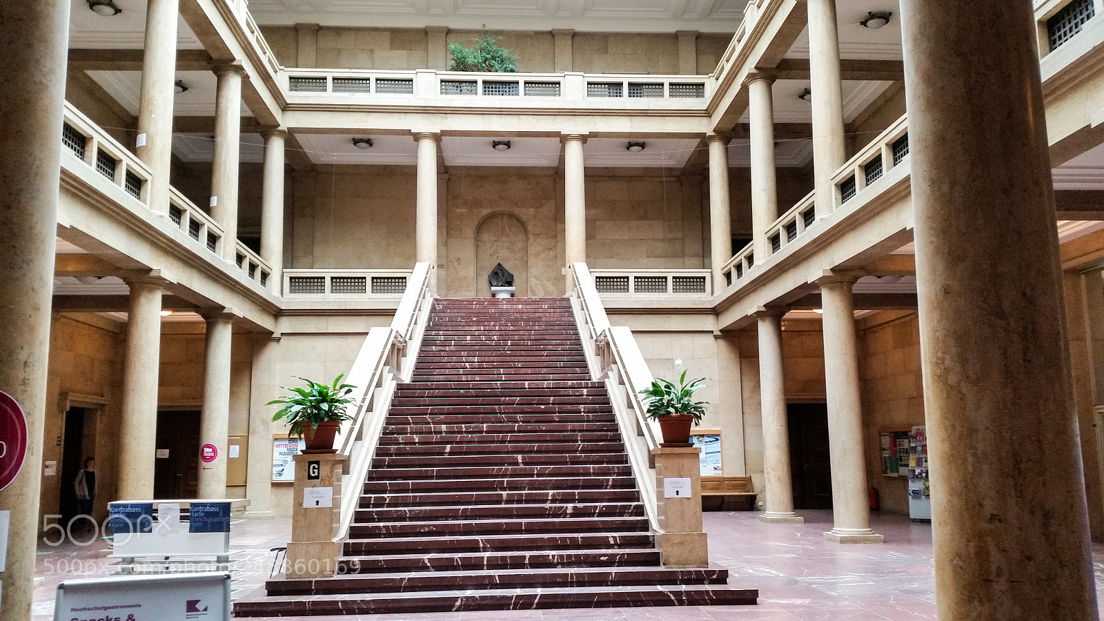 Samsung Galaxy S5 sample photo. The stairway photography