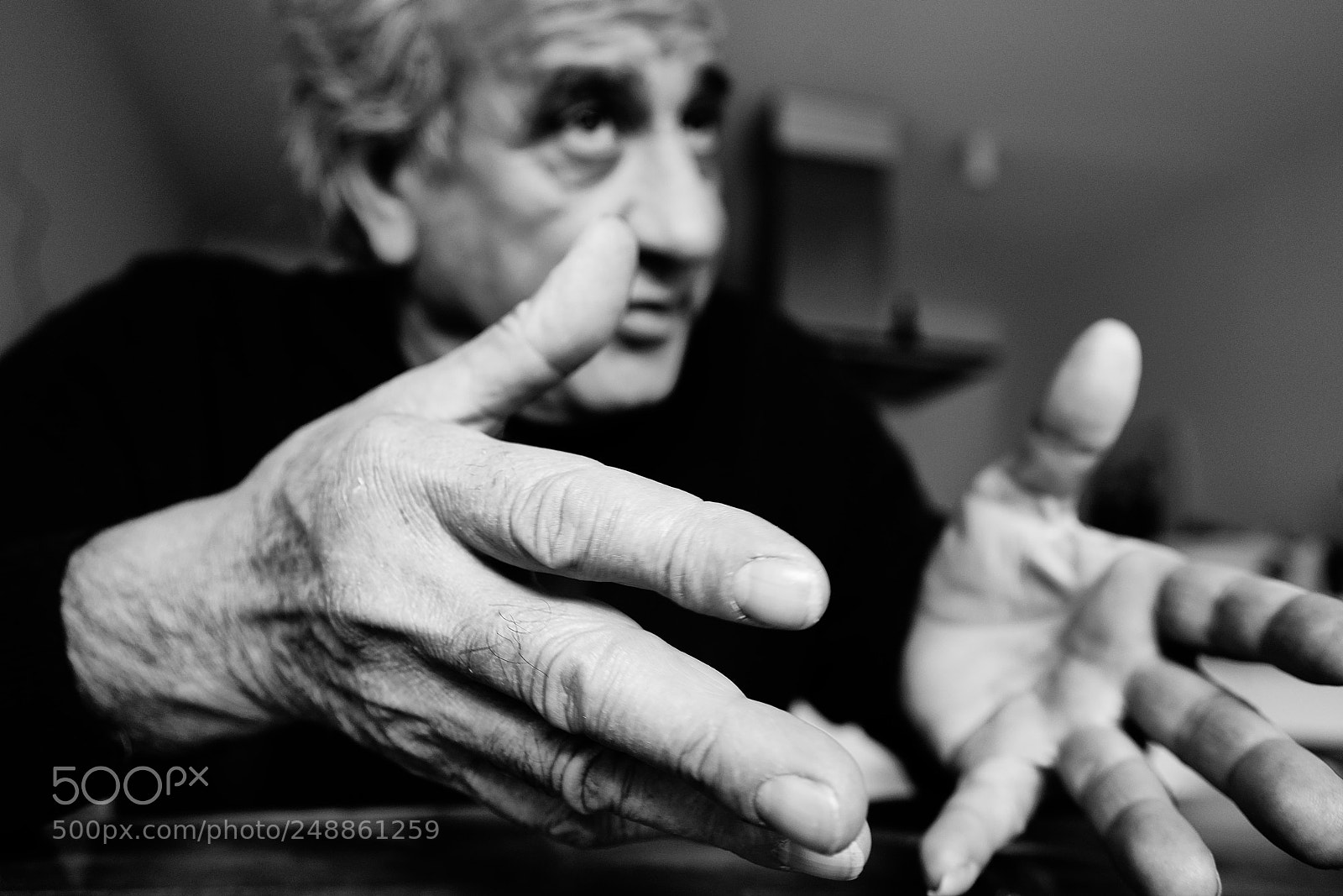 Sony a7R III sample photo. Italien handtalk photography