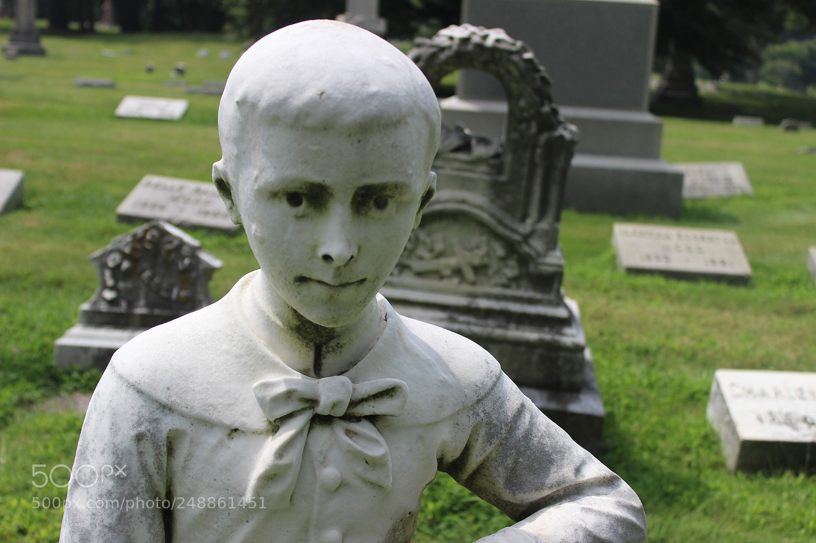 Canon EOS 600D (Rebel EOS T3i / EOS Kiss X5) sample photo. Cemetery statue photography