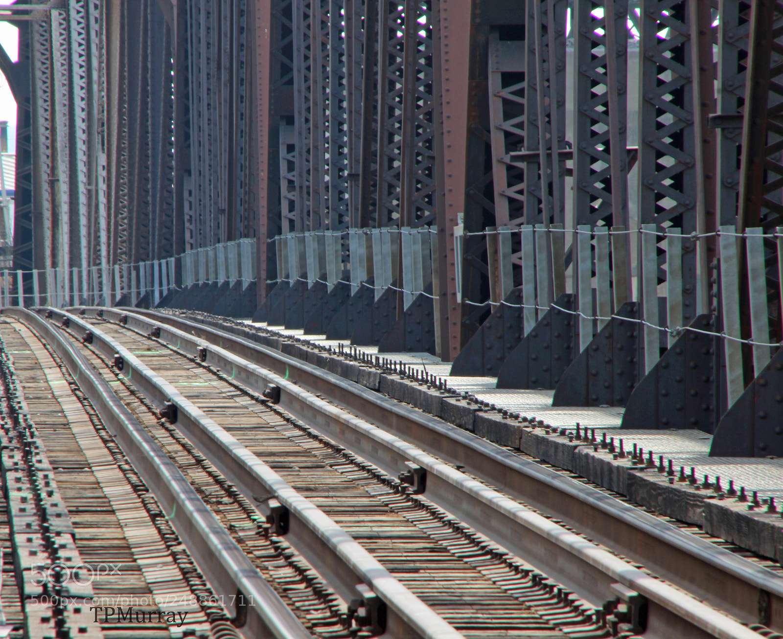 Canon EOS 600D (Rebel EOS T3i / EOS Kiss X5) sample photo. Tracks on a bridge photography