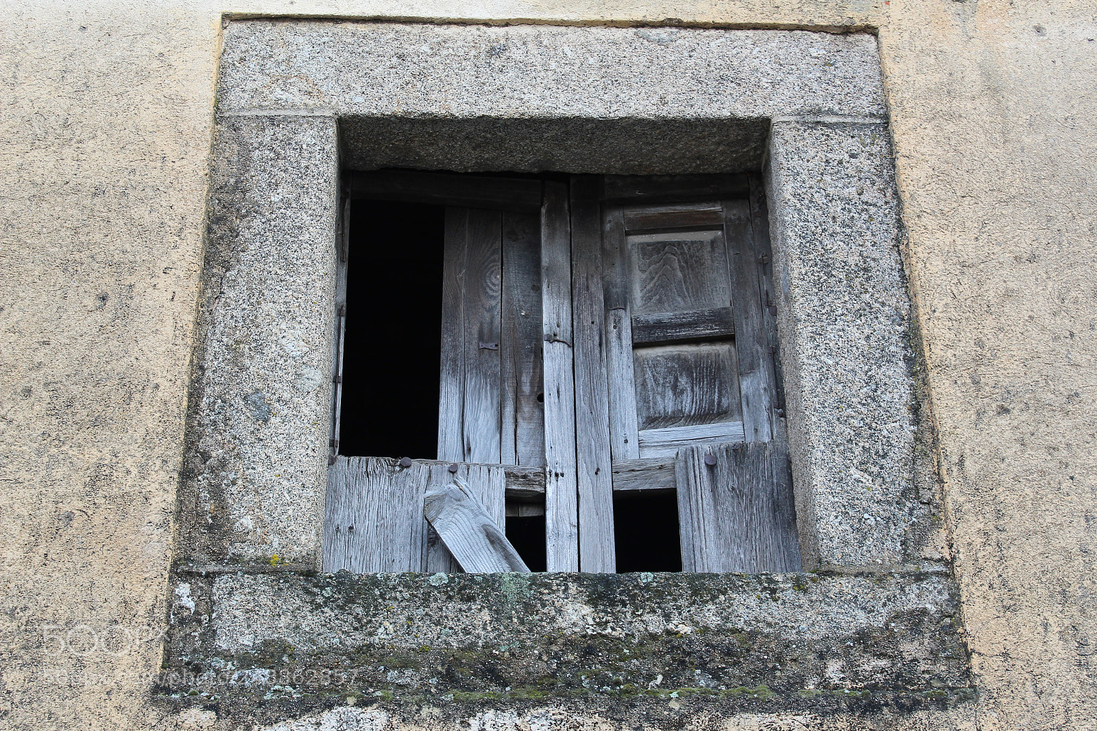 Canon EOS 1300D (EOS Rebel T6 / EOS Kiss X80) sample photo. Ventana de madera en photography