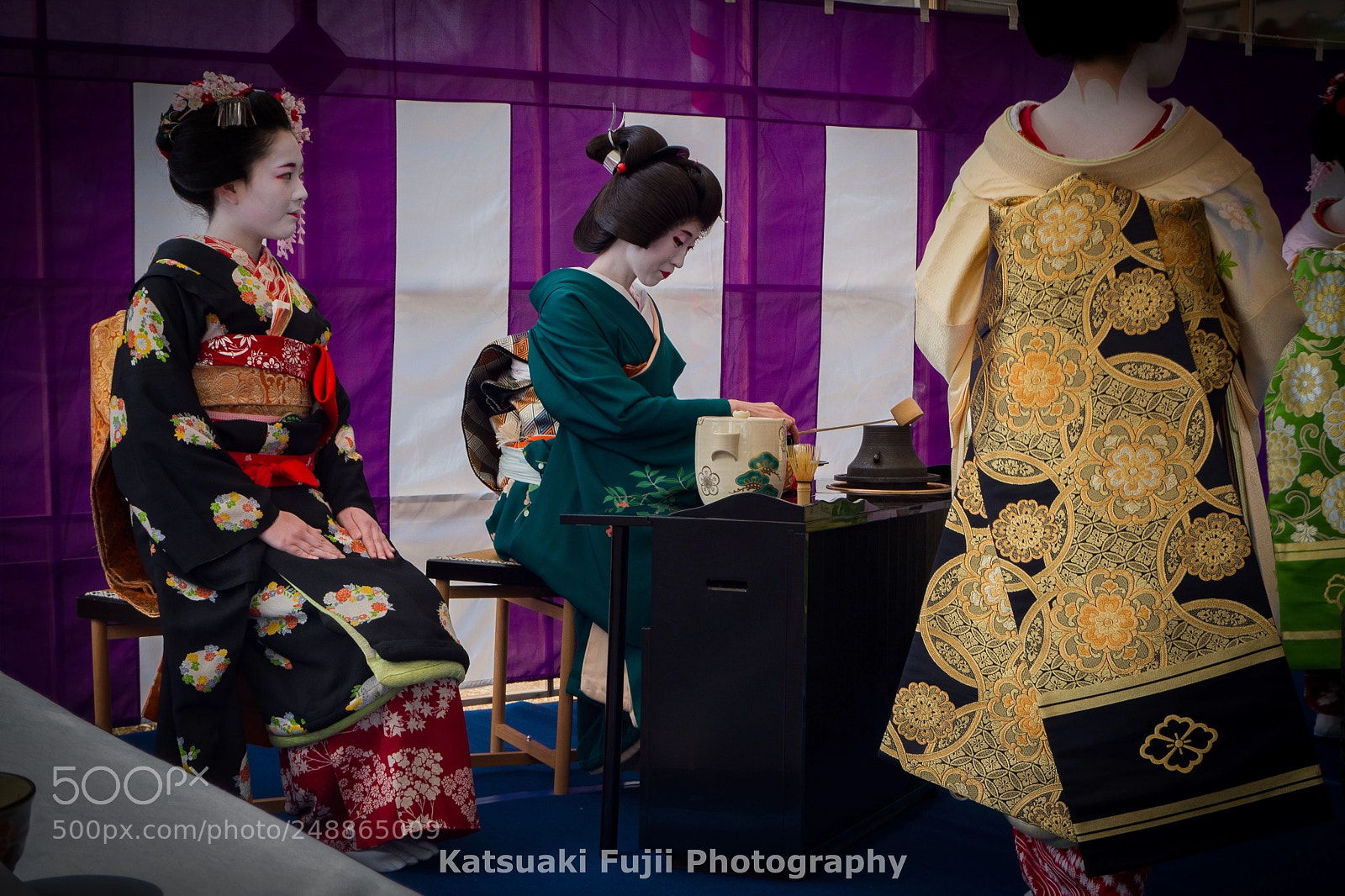 Olympus OM-D E-M10 sample photo. Tea ceremony photography