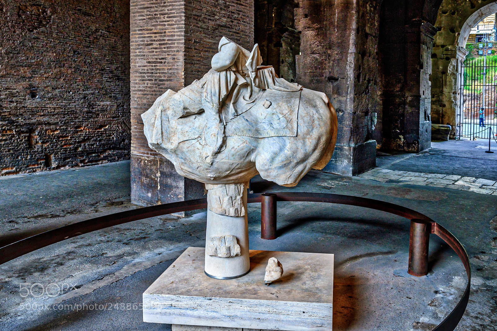 Nikon D4S sample photo. Statues @ colosseum rome ! photography