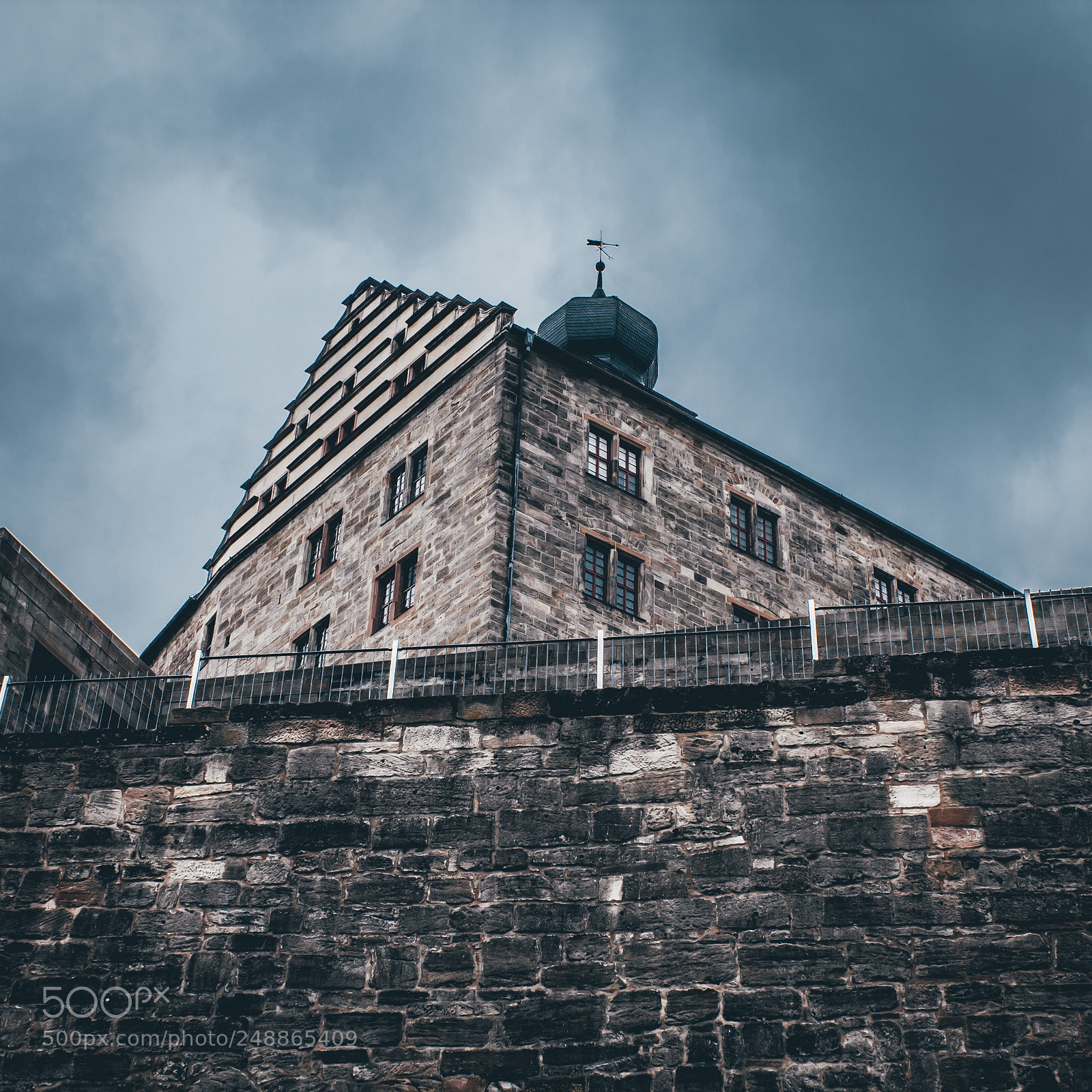 Canon EOS 550D (EOS Rebel T2i / EOS Kiss X4) sample photo. The castle in kulmbach photography