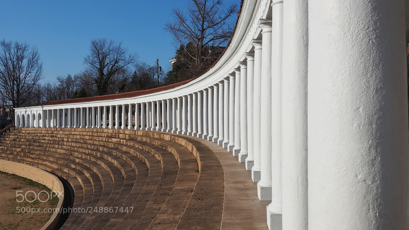 Olympus OM-D E-M10 sample photo. Colonnades photography