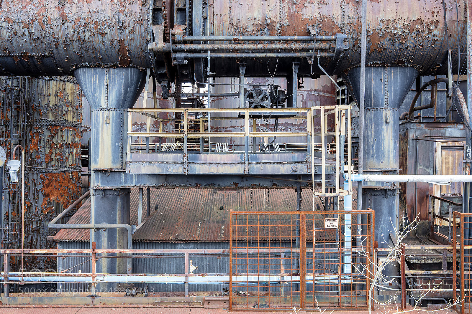 Canon EOS 5DS sample photo. Rusted photography