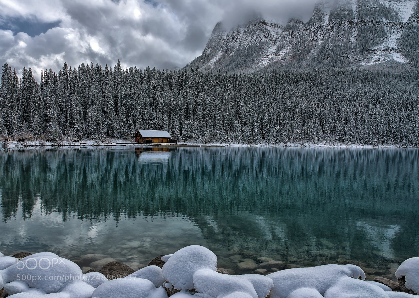Nikon D810 sample photo. Lake louise boat house photography