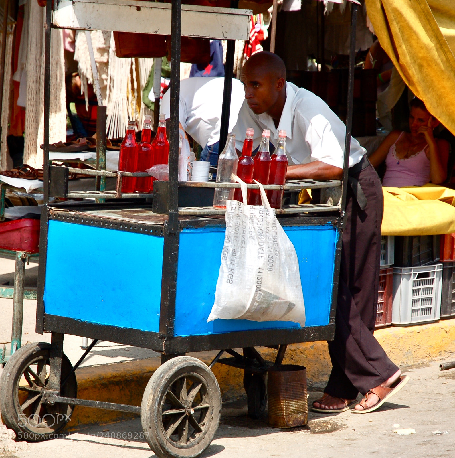 Nikon D50 sample photo. Drink vendor photography