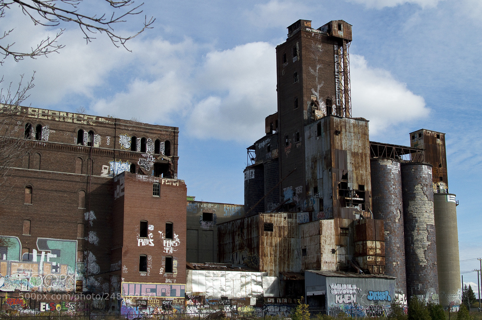 Nikon D3200 sample photo. Decrepit malt building photography