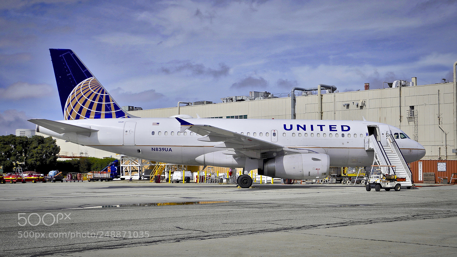 Sony a7R III sample photo. United airlines 2001 airbus photography