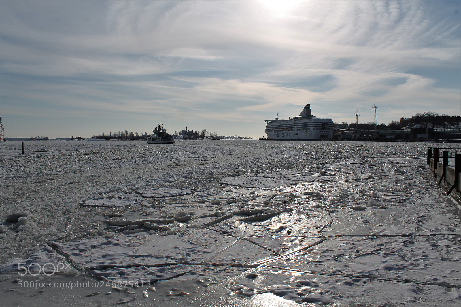 Canon EOS 1100D (EOS Rebel T3 / EOS Kiss X50) sample photo. Frozen harbor photography