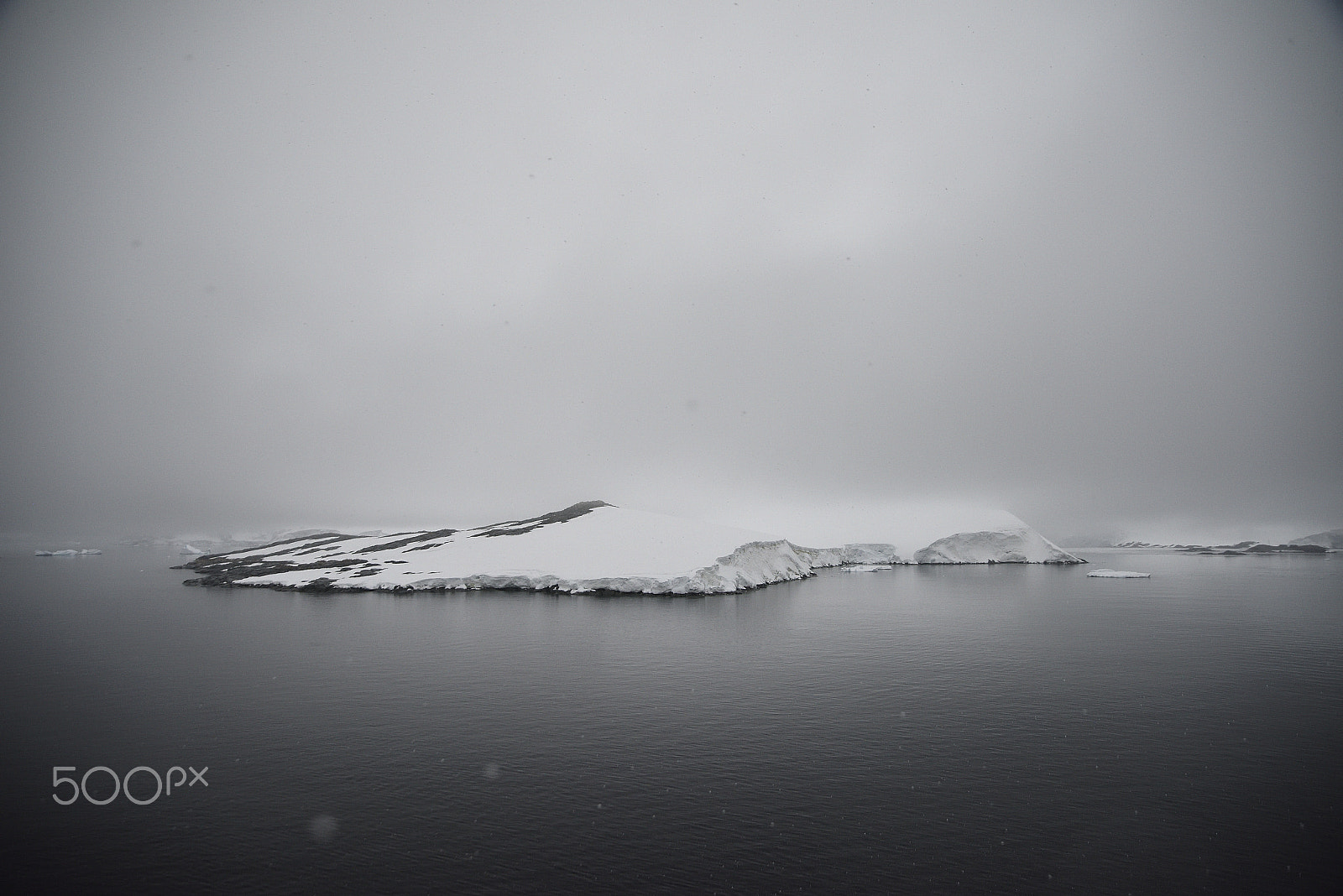 Nikon D810 + Sigma 24-105mm F4 DG OS HSM Art sample photo. Snowing antactica photography