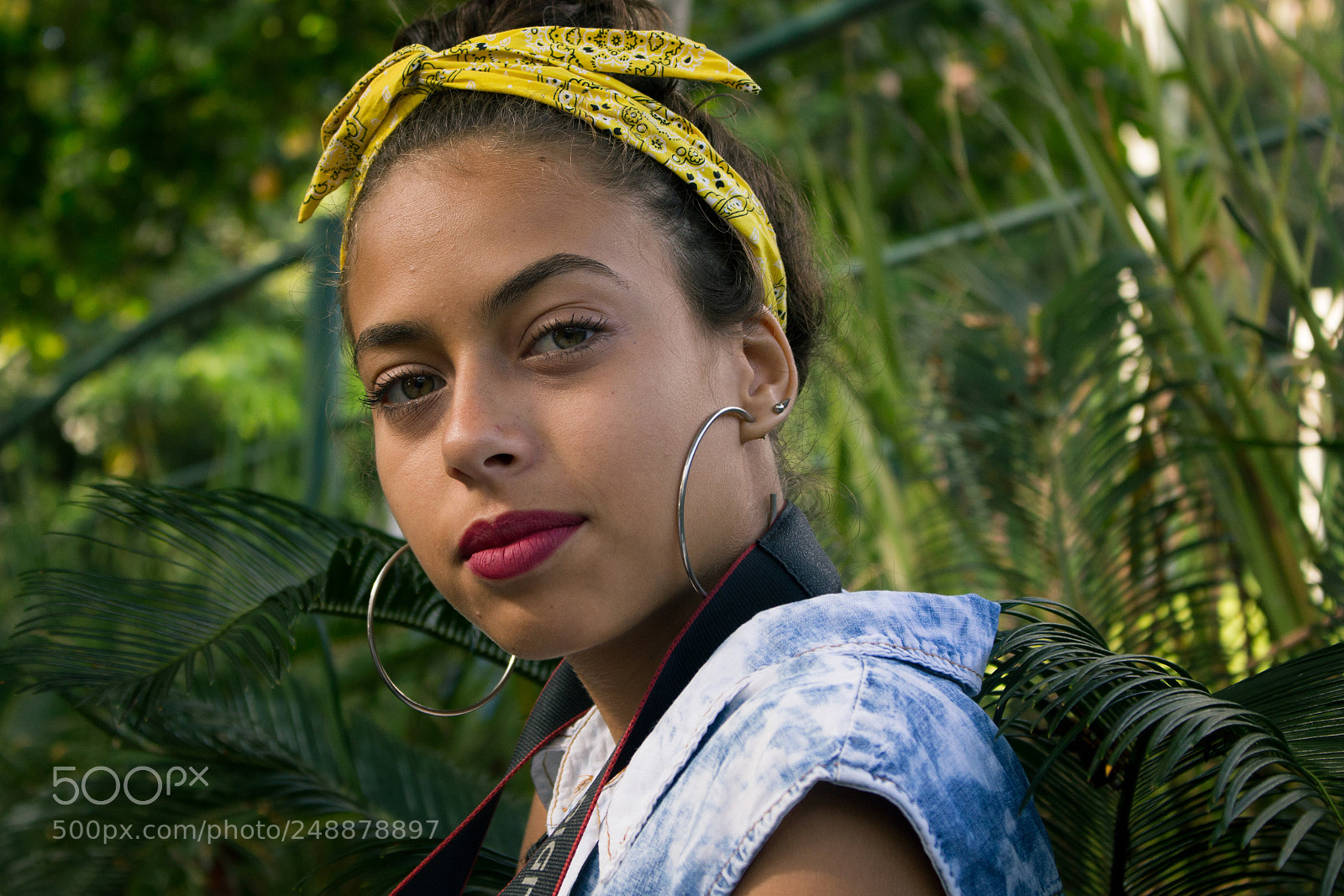 Canon EOS 700D (EOS Rebel T5i / EOS Kiss X7i) sample photo. Green and girl photography