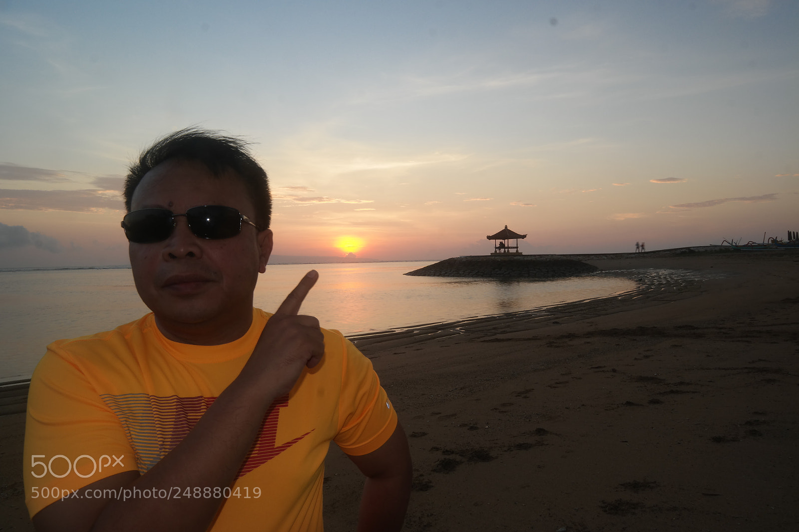 Samsung NX30 sample photo. Morning. keep moving. photography