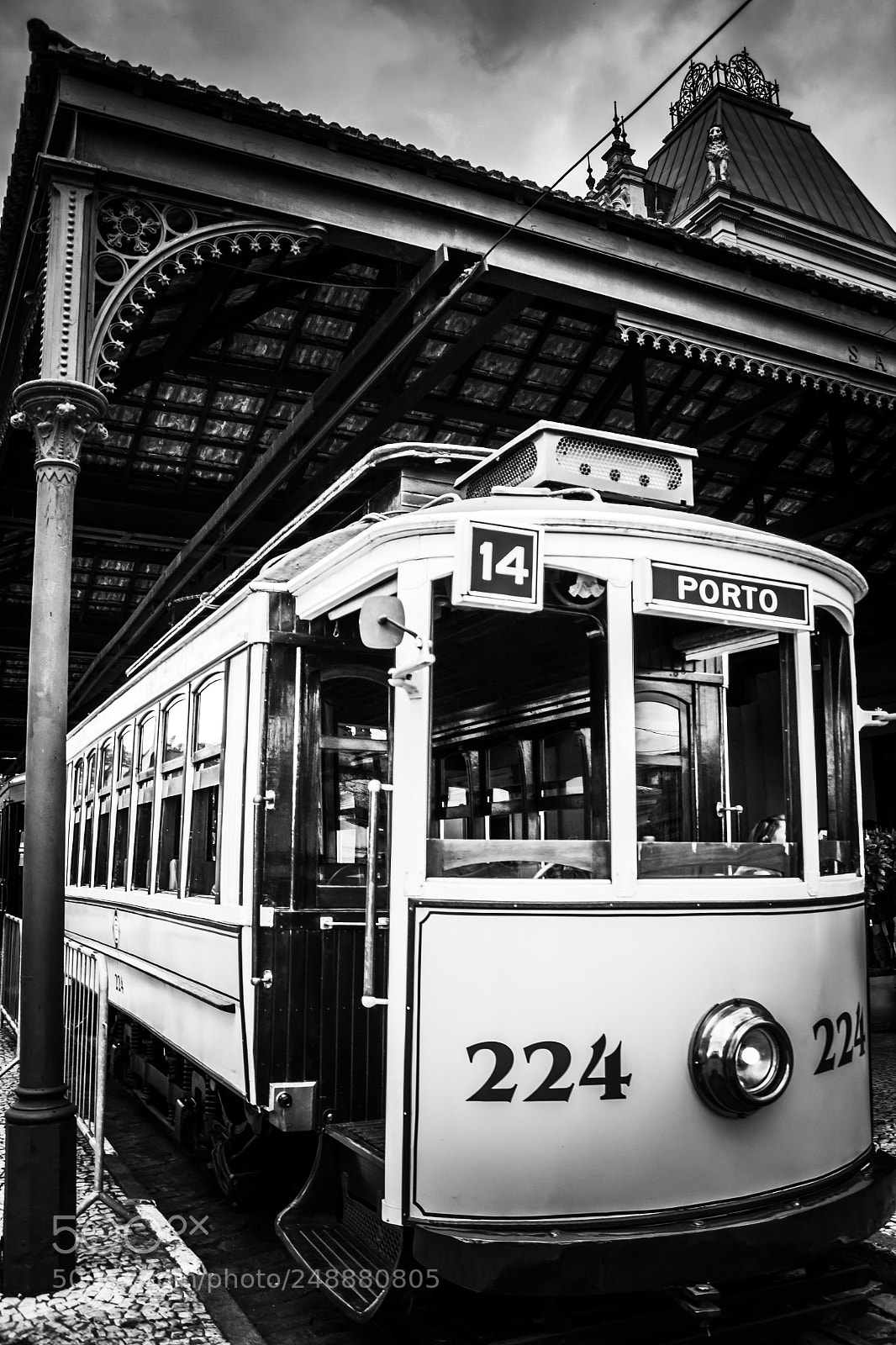 Canon EOS 1300D (EOS Rebel T6 / EOS Kiss X80) sample photo. The tram waits at photography