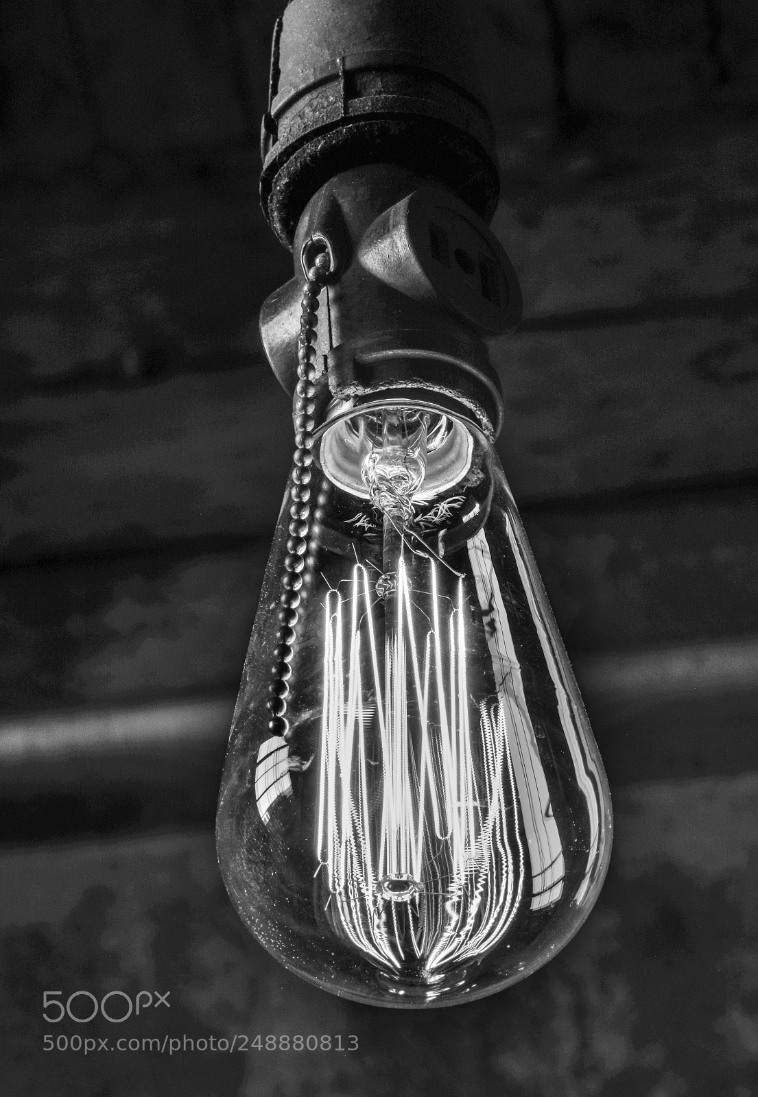 Fujifilm X-T2 sample photo. Old lightbulb photography