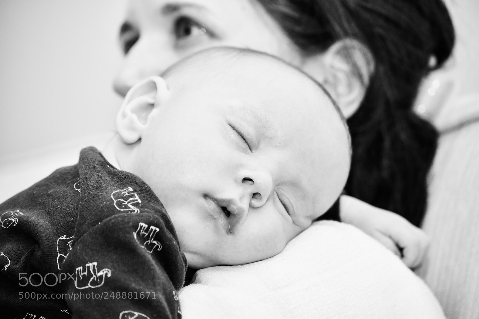 Nikon D5600 sample photo. Lo dormindo no colo photography
