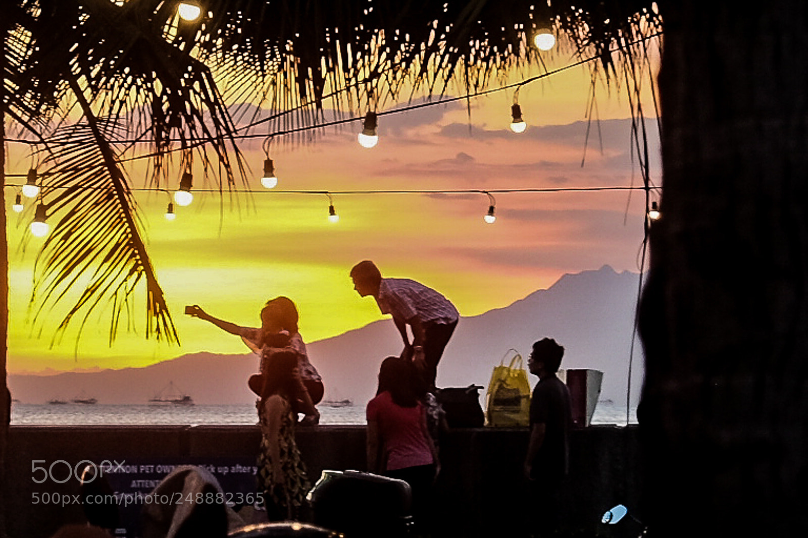 Fujifilm X-T10 sample photo. Family by the bay photography