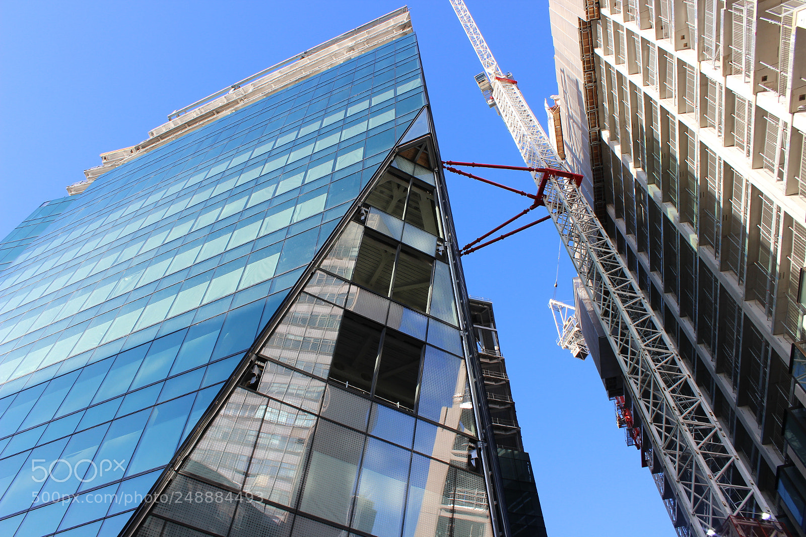 Canon EOS 600D (Rebel EOS T3i / EOS Kiss X5) sample photo. Modern building photography