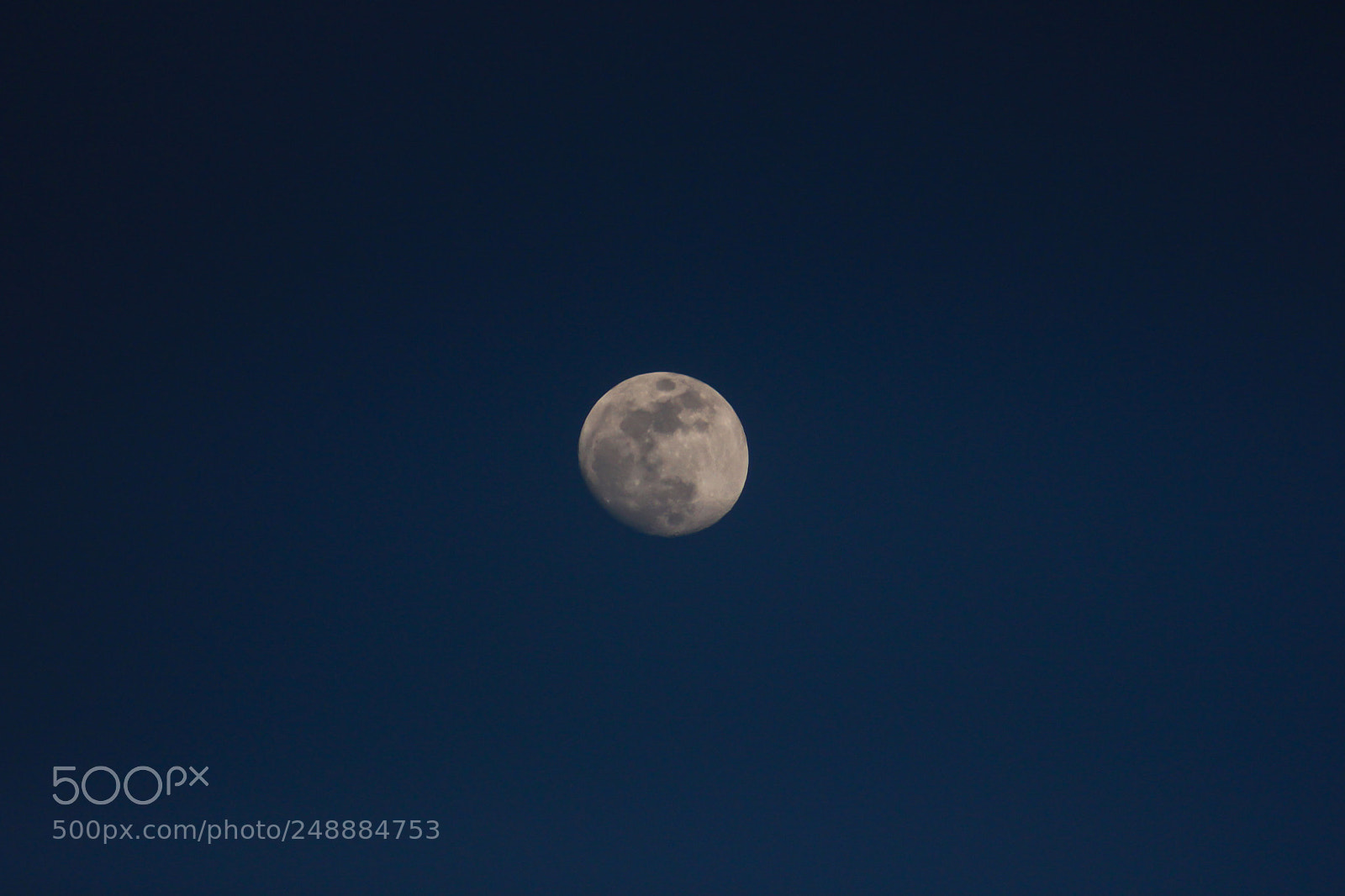 Canon EOS 600D (Rebel EOS T3i / EOS Kiss X5) sample photo. The moon over the photography