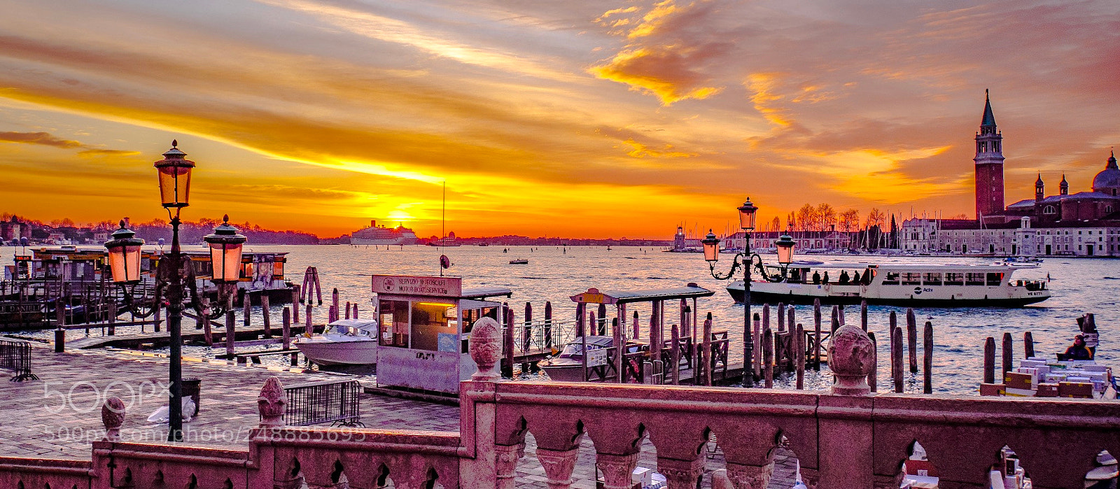 Sony a6500 sample photo. Venice - start of photography
