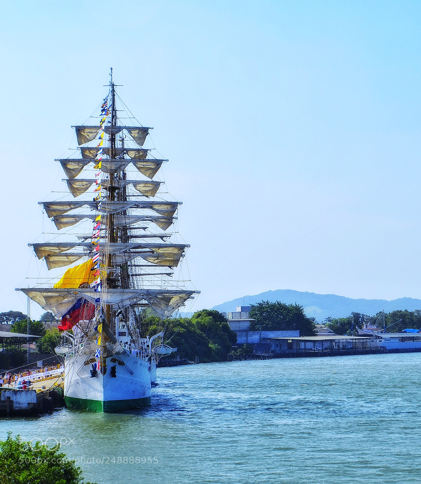 Nikon D5100 sample photo. Frigate photography