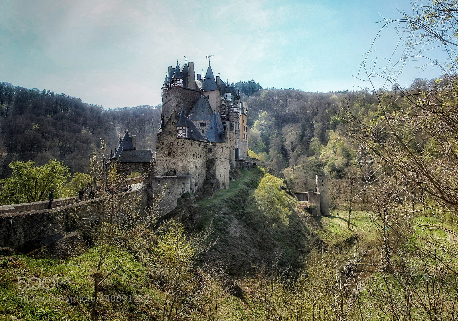 Canon EOS 700D (EOS Rebel T5i / EOS Kiss X7i) sample photo. Eltz castle photography