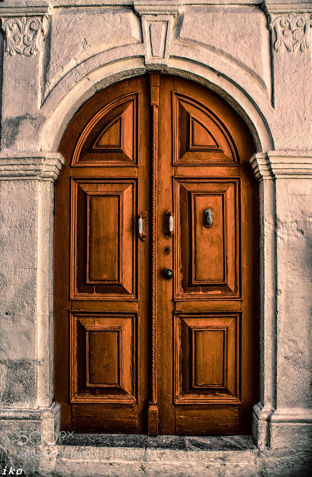 Canon EOS 1100D (EOS Rebel T3 / EOS Kiss X50) sample photo. Greek door photography