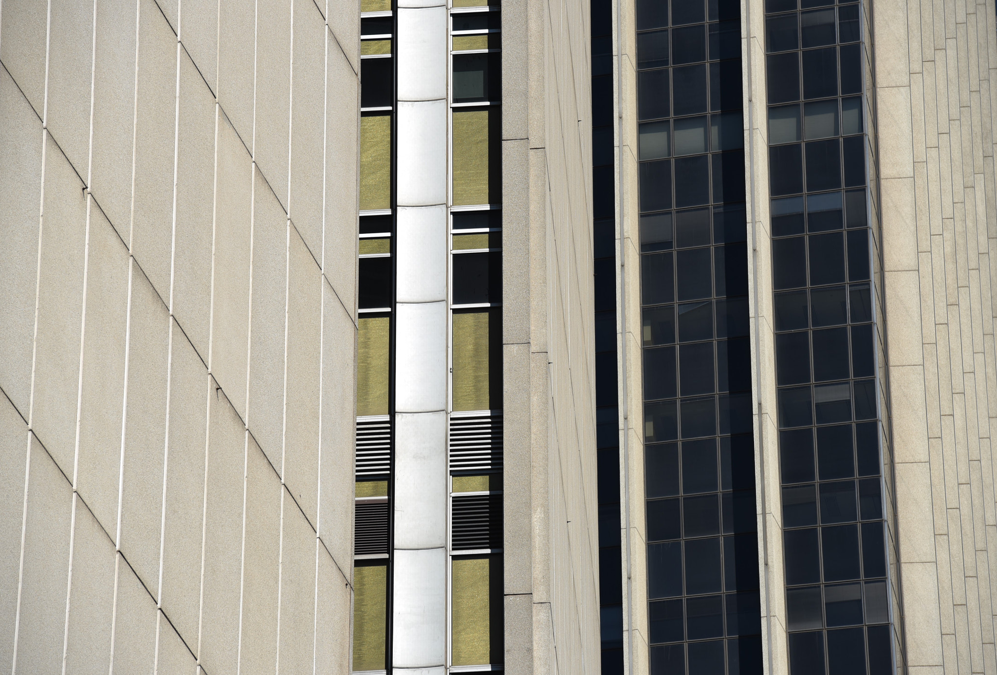 Nikon AF-S Nikkor 70-200mm F2.8G ED VR II sample photo. Straight and slash.. photography