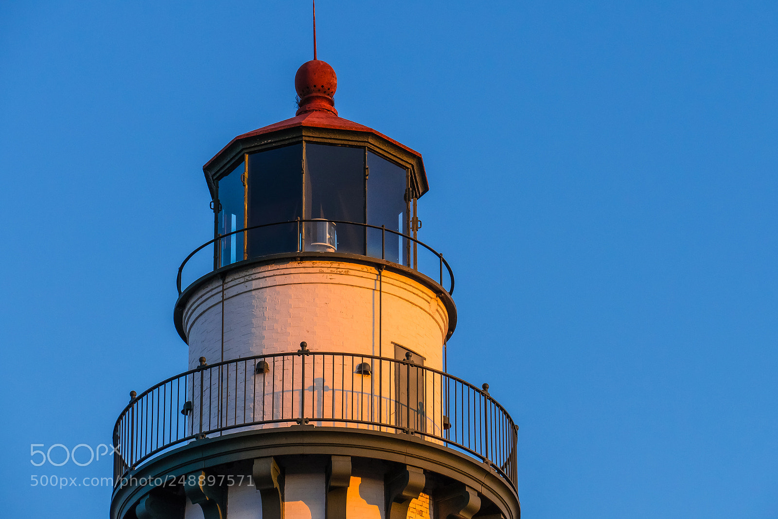 Panasonic Lumix DMC-FZ1000 sample photo. Wind point lighthouse cupula photography