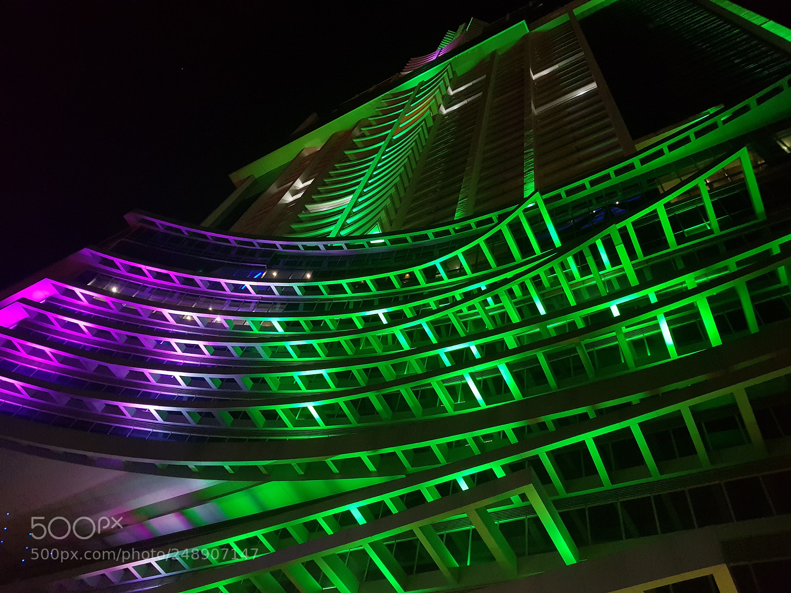 Samsung Galaxy S8+ sample photo. Noche de color. photography