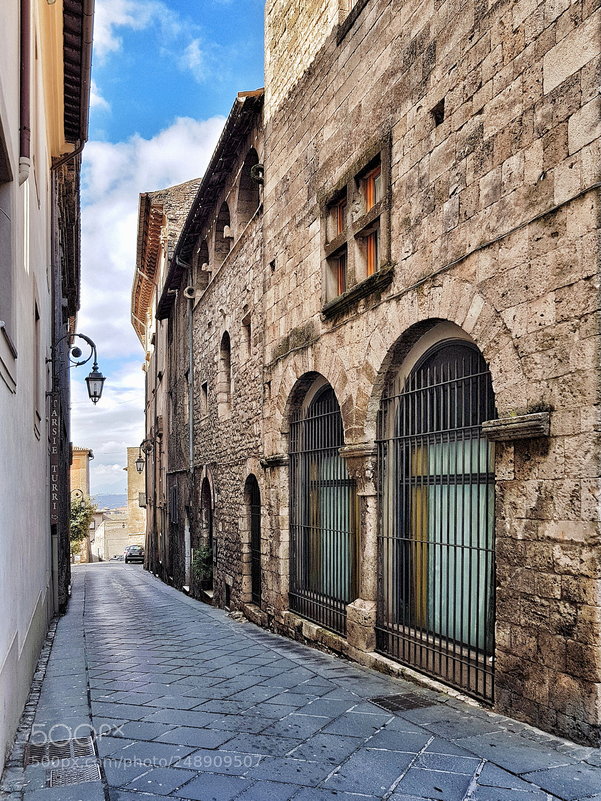 Samsung Galaxy S8 sample photo. Medieval street photography