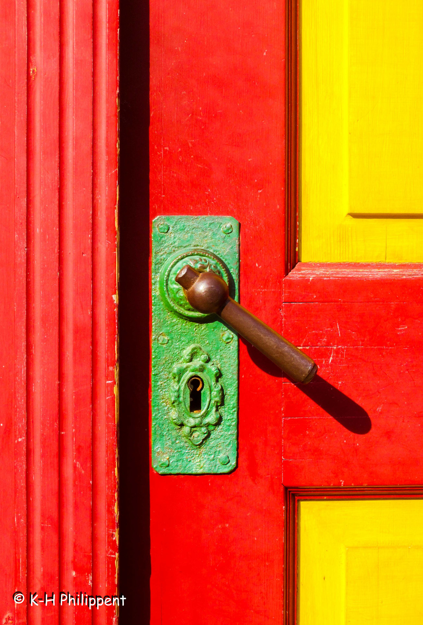 Canon PowerShot ELPH 300 HS (IXUS 220 HS / IXY 410F) sample photo. Tangermünde (germany), everything's so colorful here / alles so schön bunt hier photography