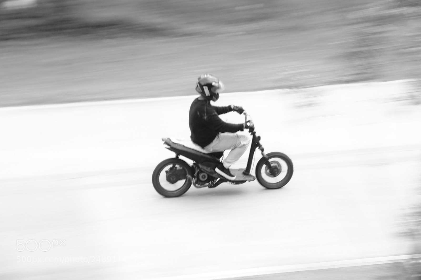 Canon EOS 550D (EOS Rebel T2i / EOS Kiss X4) sample photo. Beat my skeleton bike photography