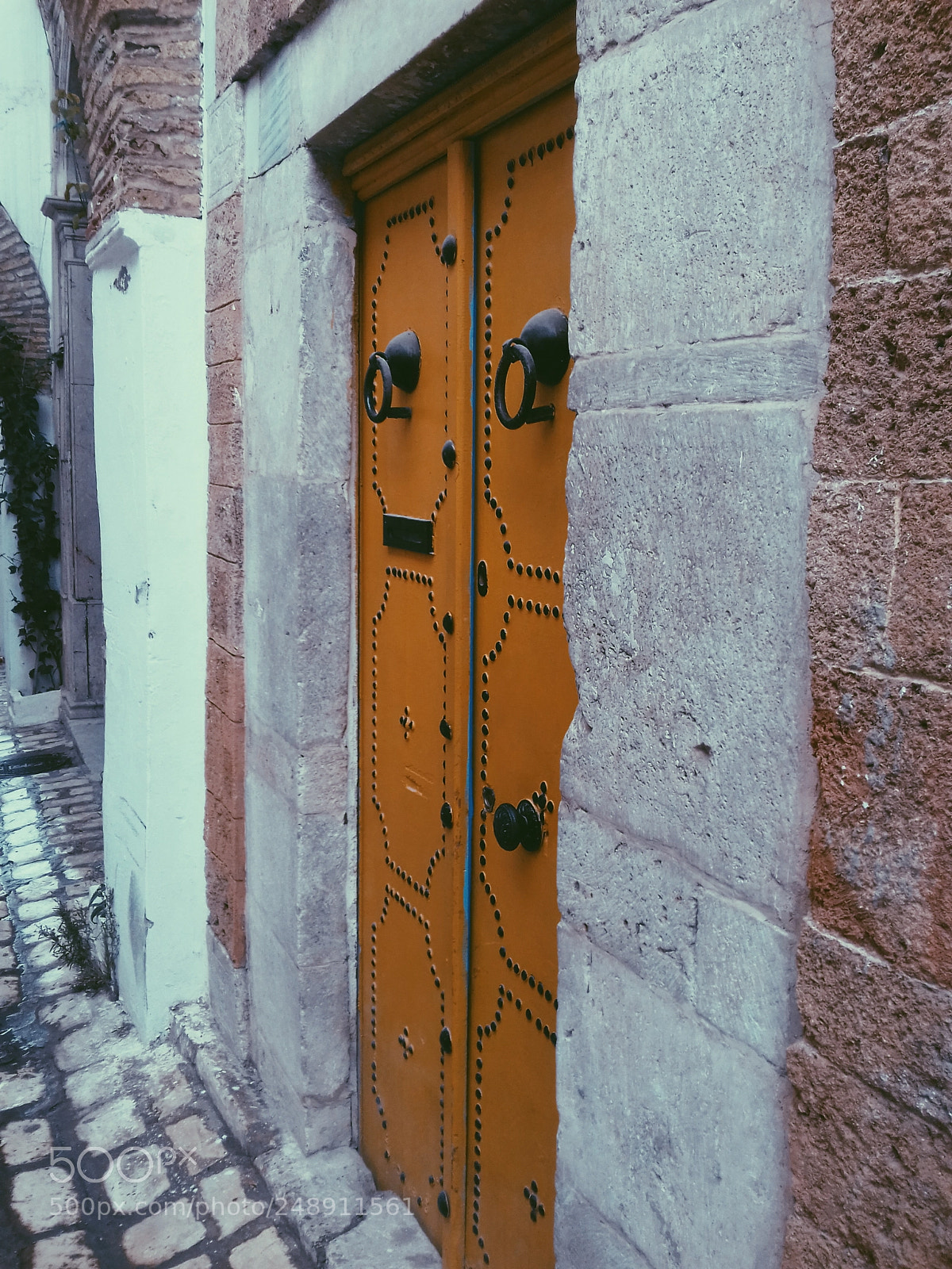 Samsung Galaxy J3(2016) sample photo. Old house photography