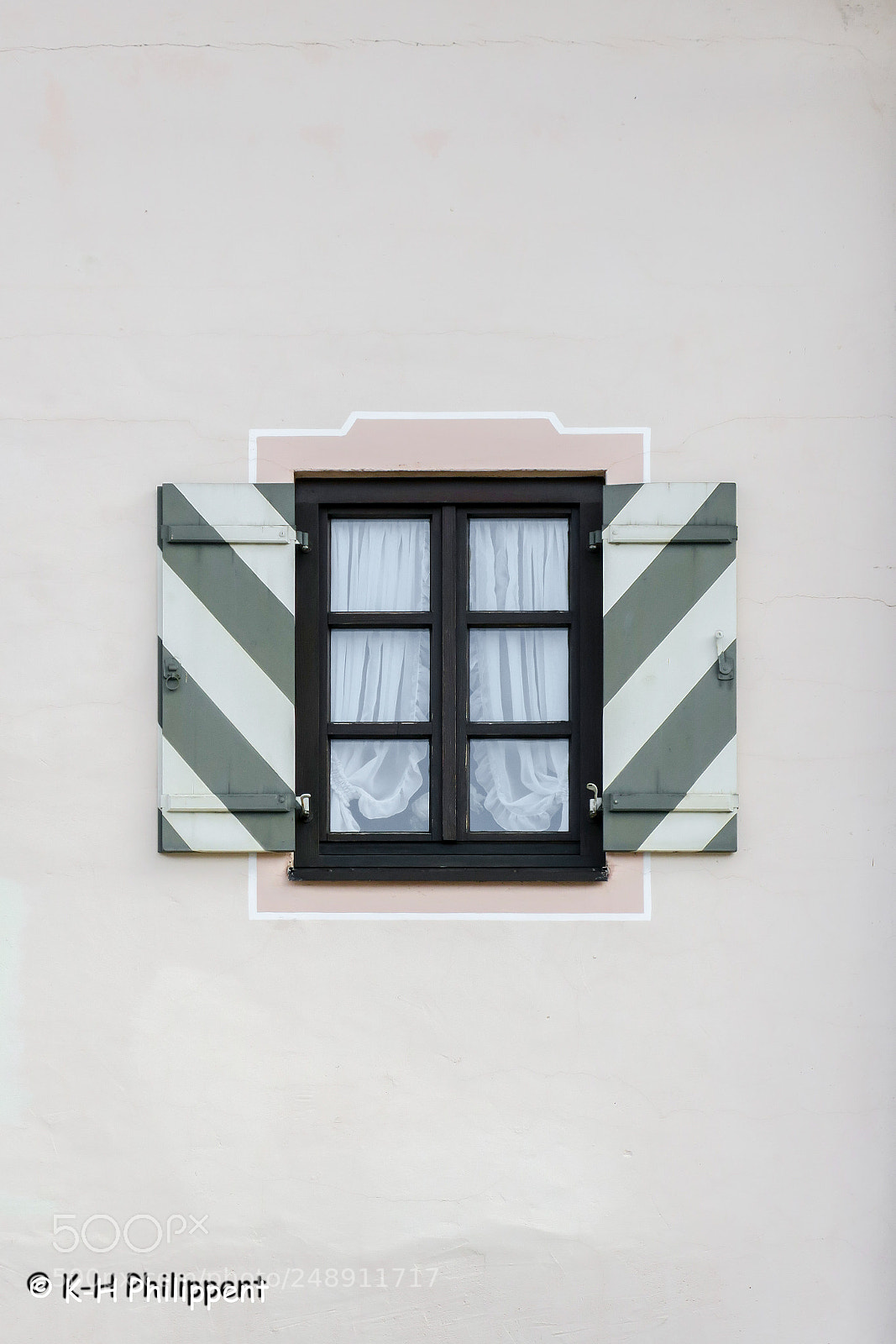 Canon PowerShot G3 X sample photo. Miesbach germany the windows photography