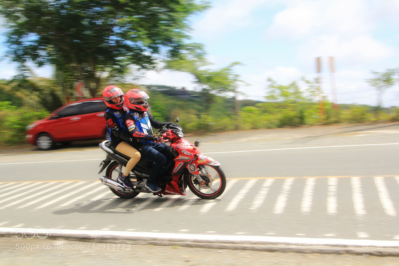 Canon EOS 550D (EOS Rebel T2i / EOS Kiss X4) sample photo. Red team on the photography