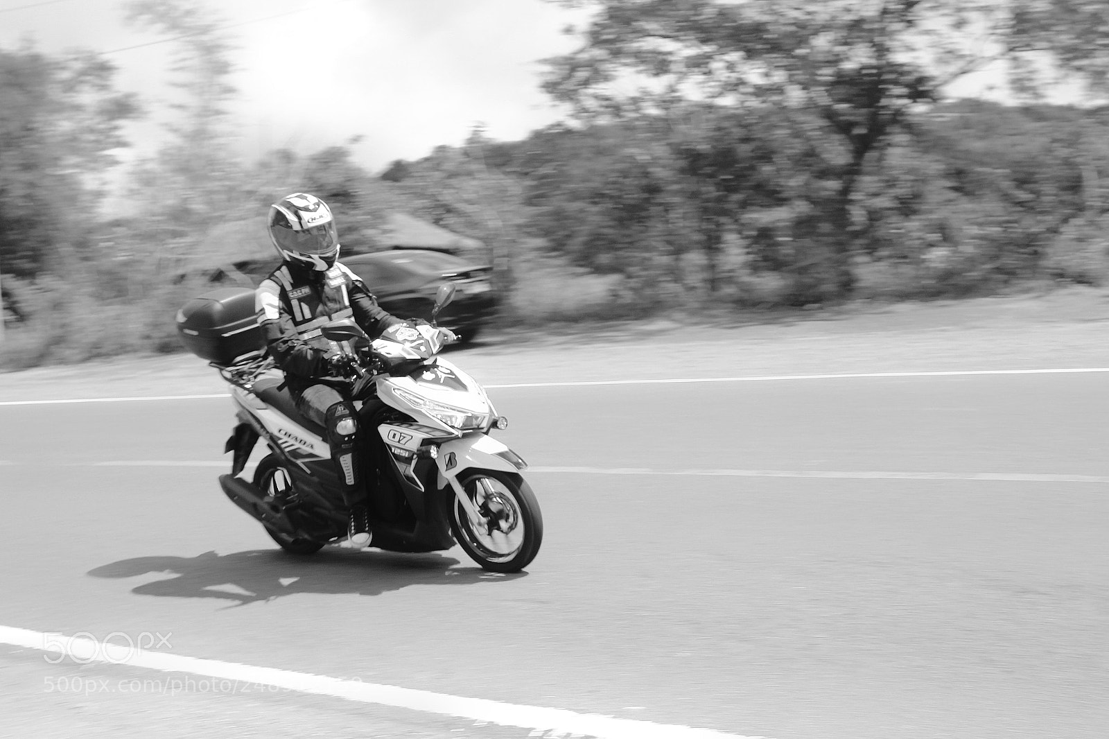 Canon EOS 550D (EOS Rebel T2i / EOS Kiss X4) sample photo. Geared to race photography