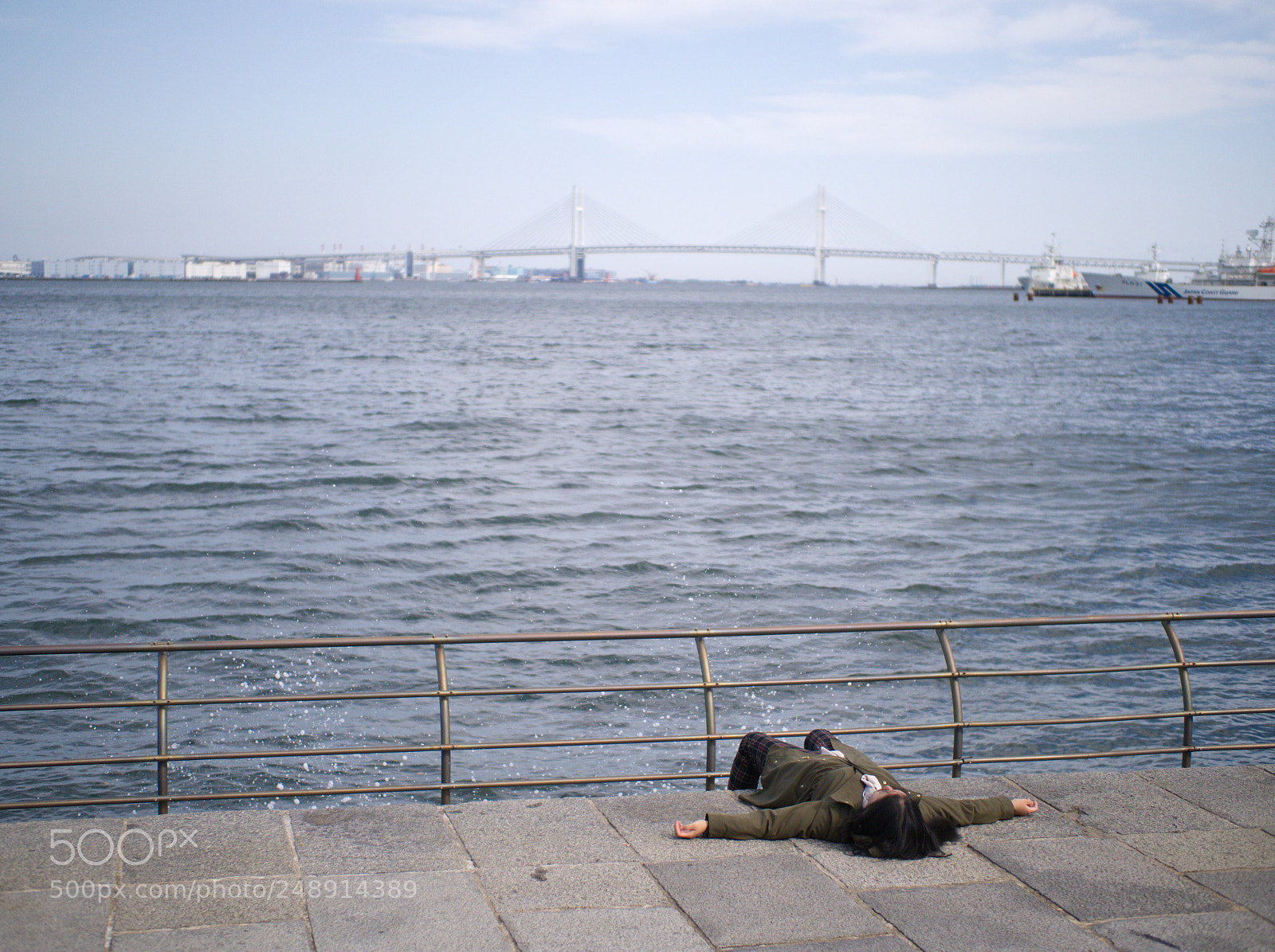 Olympus OM-D E-M1 Mark II sample photo. A woman who broke photography