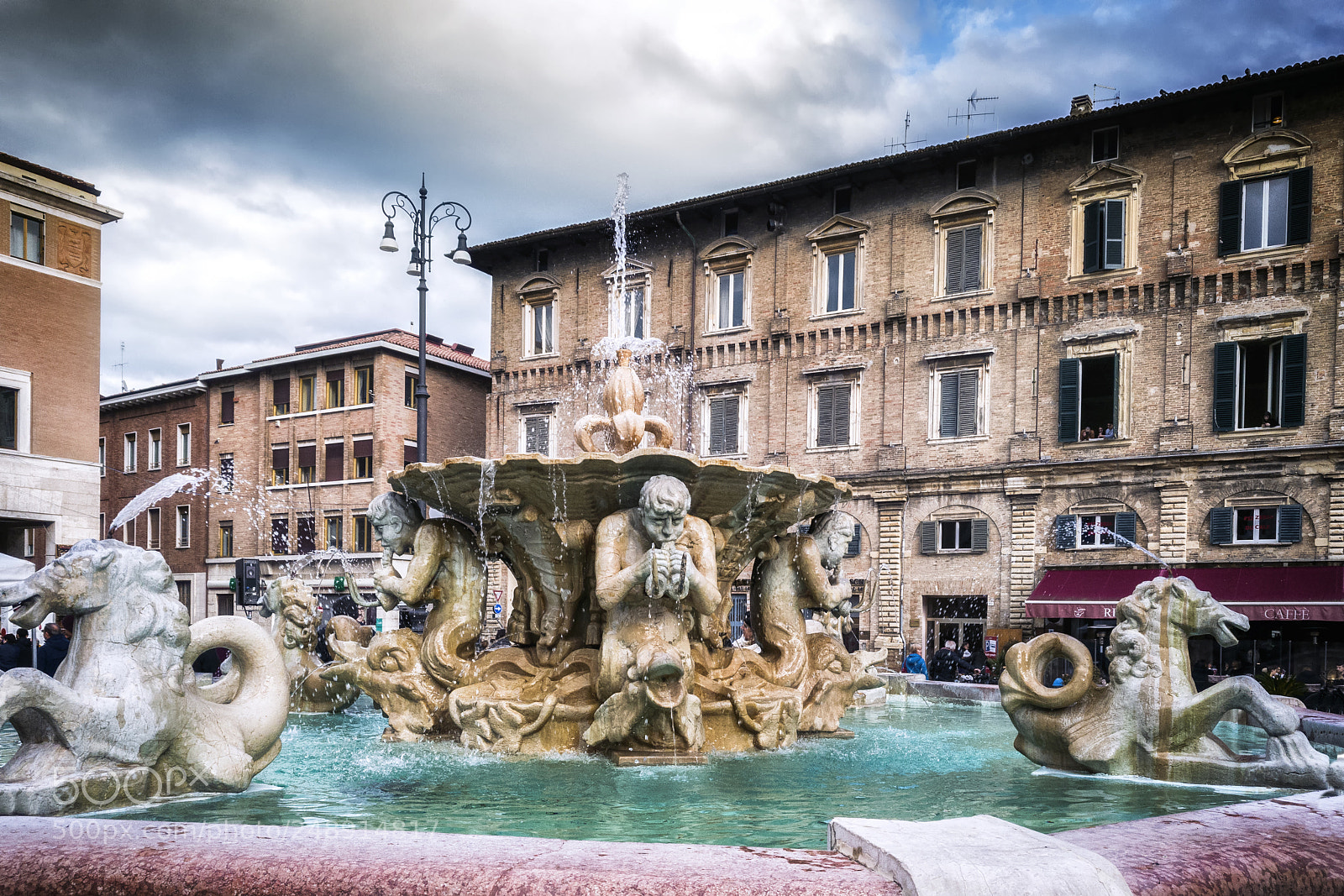 HUAWEI P9 Plus sample photo. Fontana nella piazza del photography