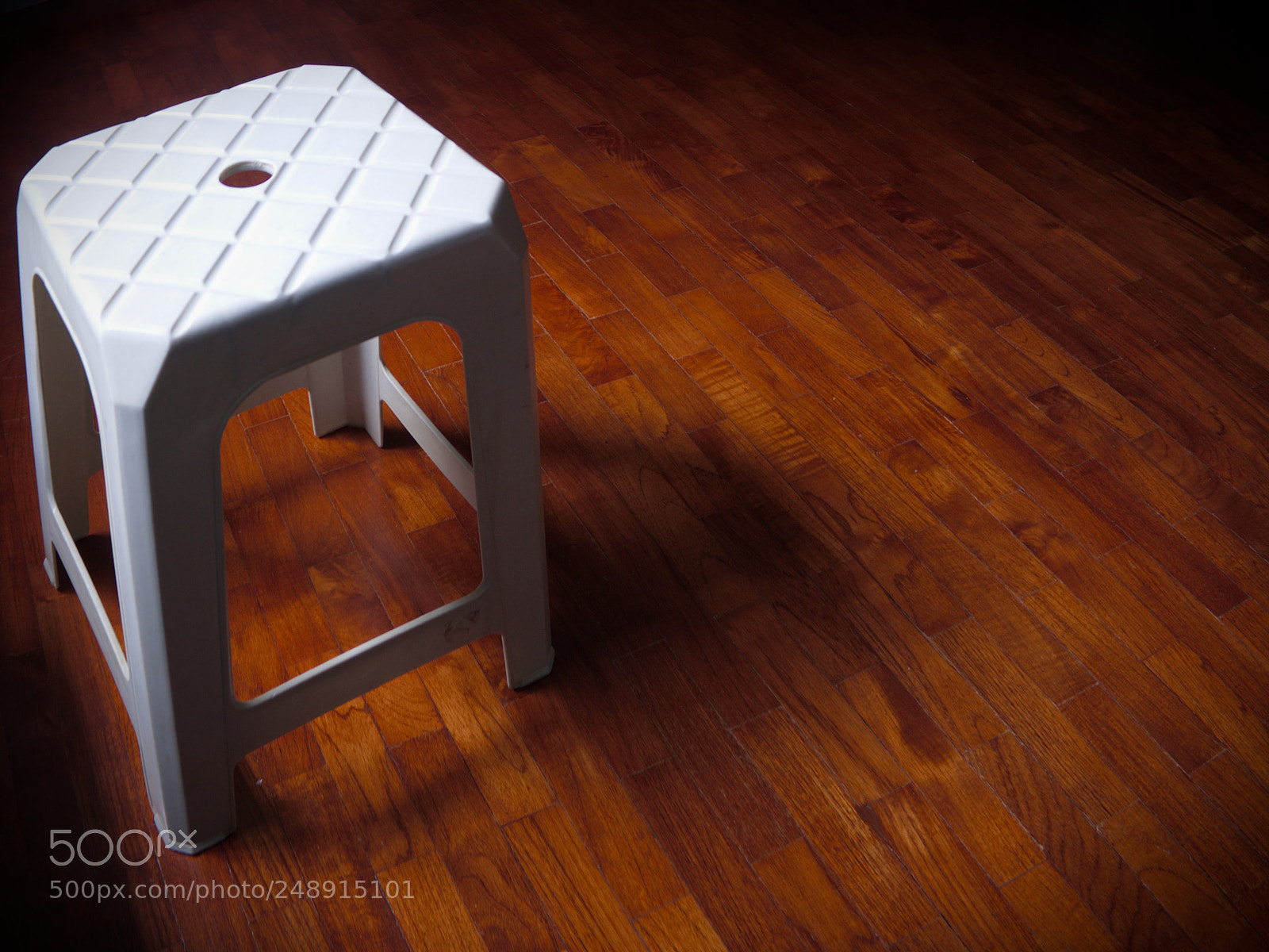 Olympus OM-D E-M10 II sample photo. Empty chair on wooden photography