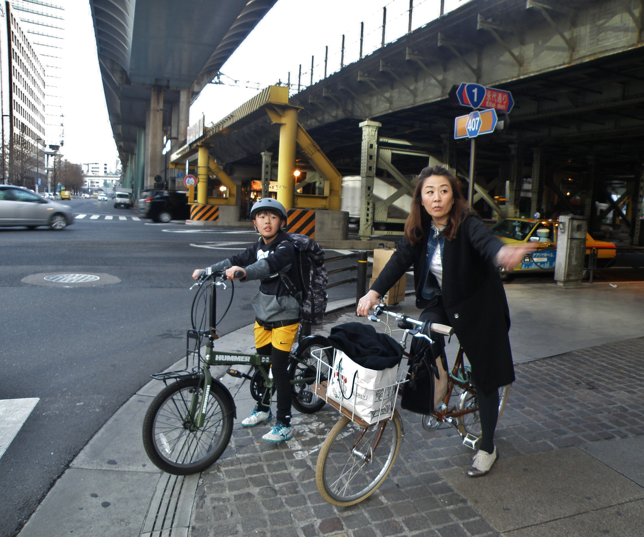 Olympus SP570UZ sample photo. Parents riding a bicycle photography