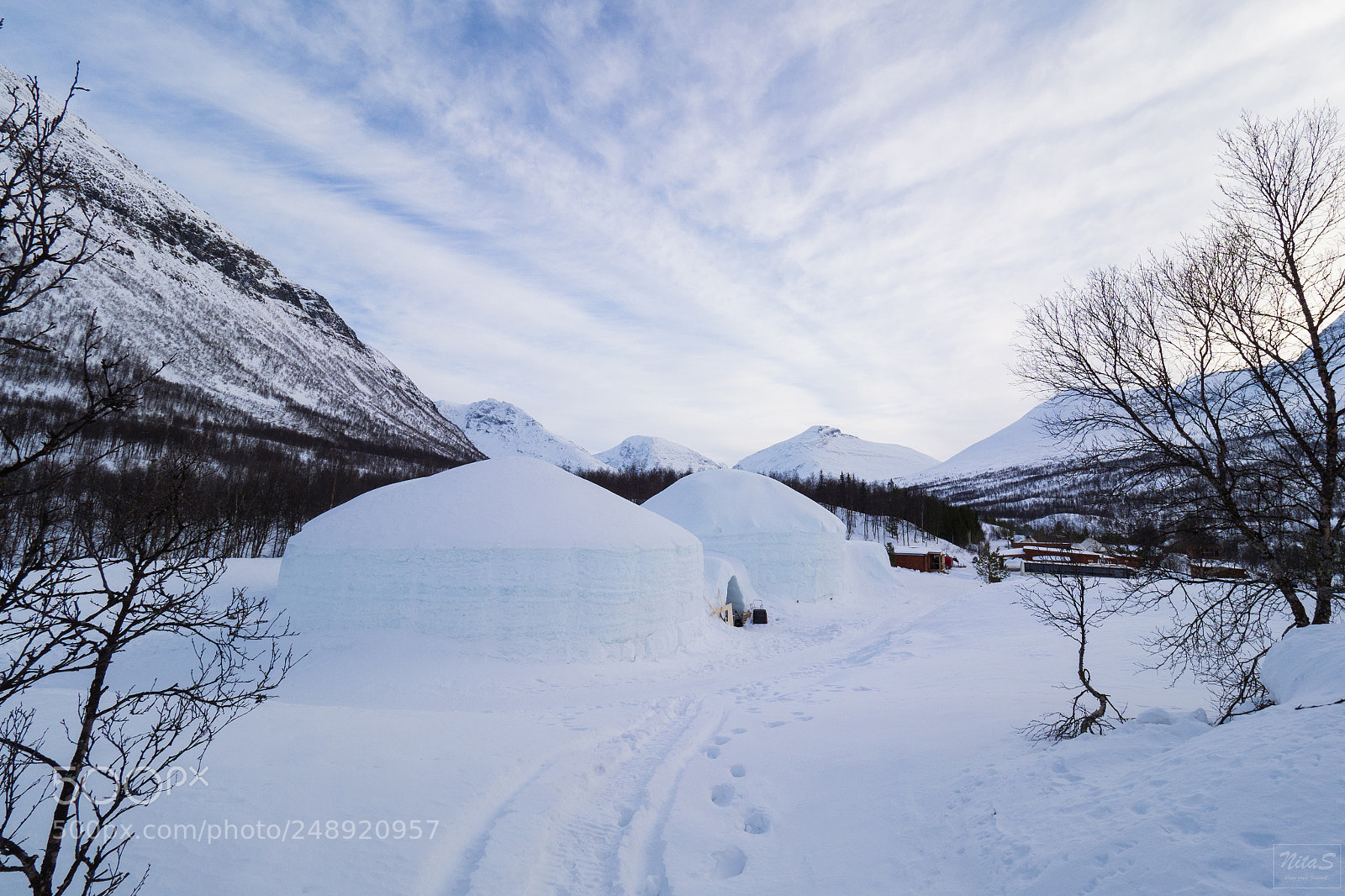 Olympus OM-D E-M1 Mark II sample photo. Camp tamok's icedome photography
