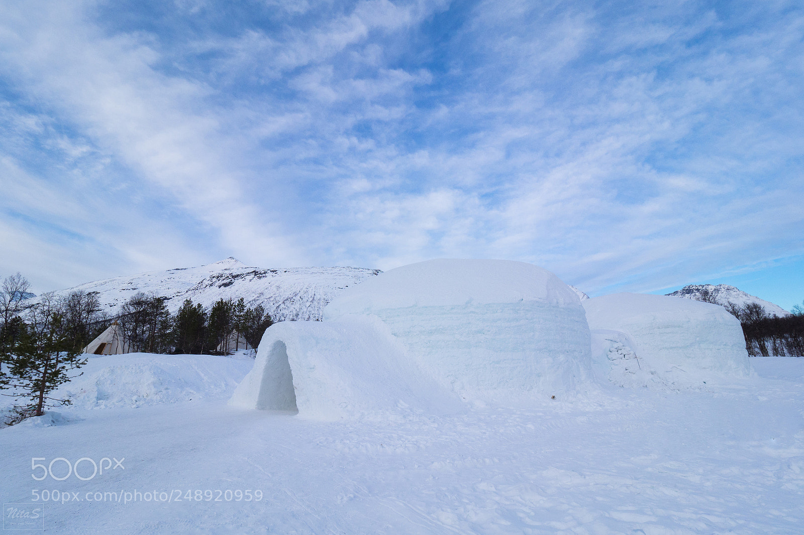 Olympus OM-D E-M1 Mark II sample photo. Camp tamok's icedome photography