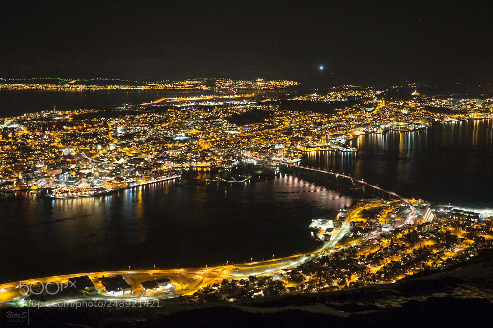 Olympus OM-D E-M1 Mark II sample photo. Tromsoe by night photography